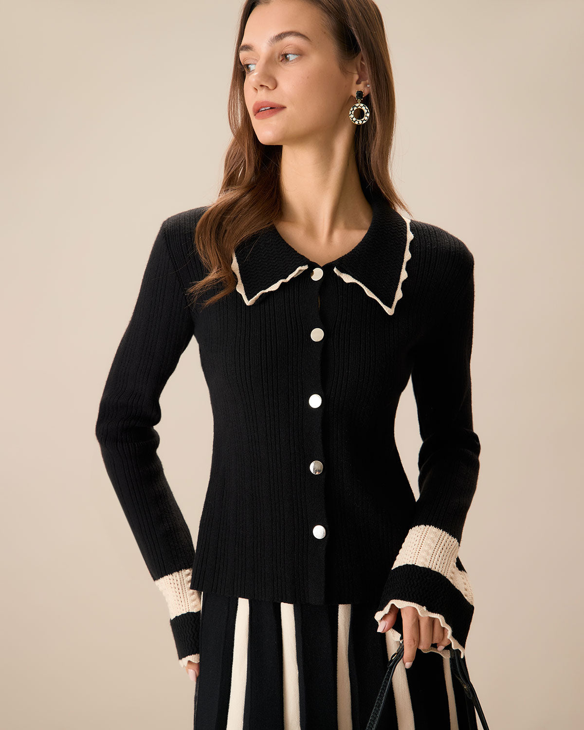 Black Piece Adding Buttoned Ribbed Cardigan