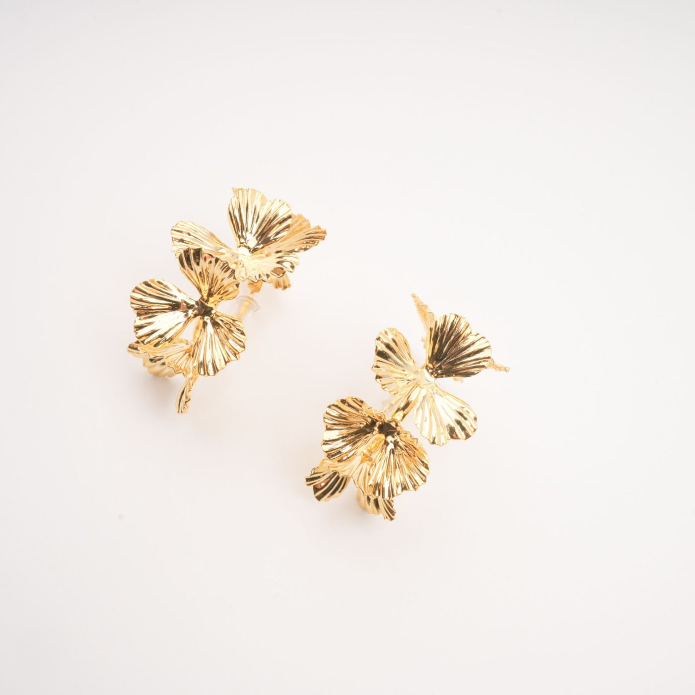 Lola Fake Flower Gold Earrings