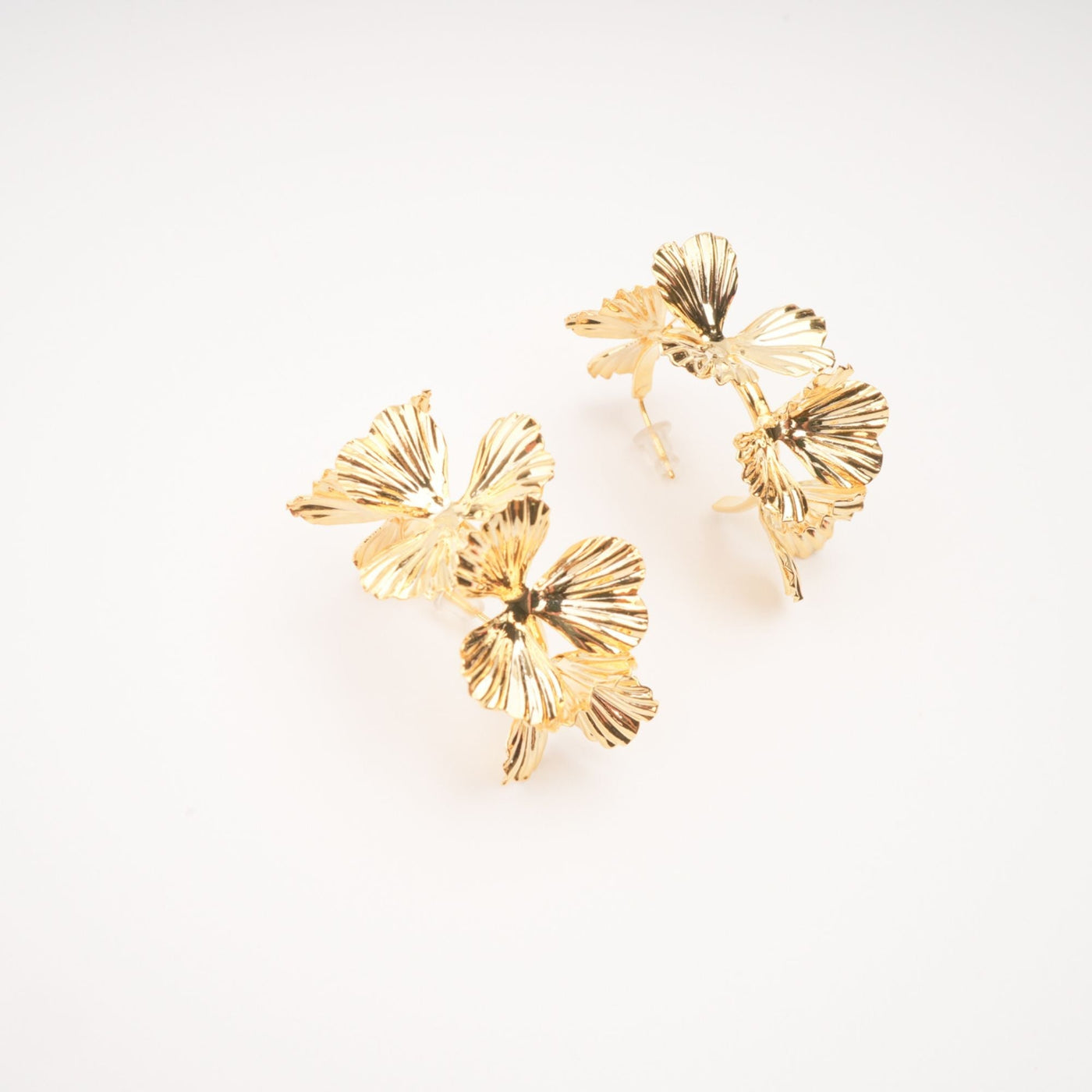 Lola Fake Flower Gold Earrings