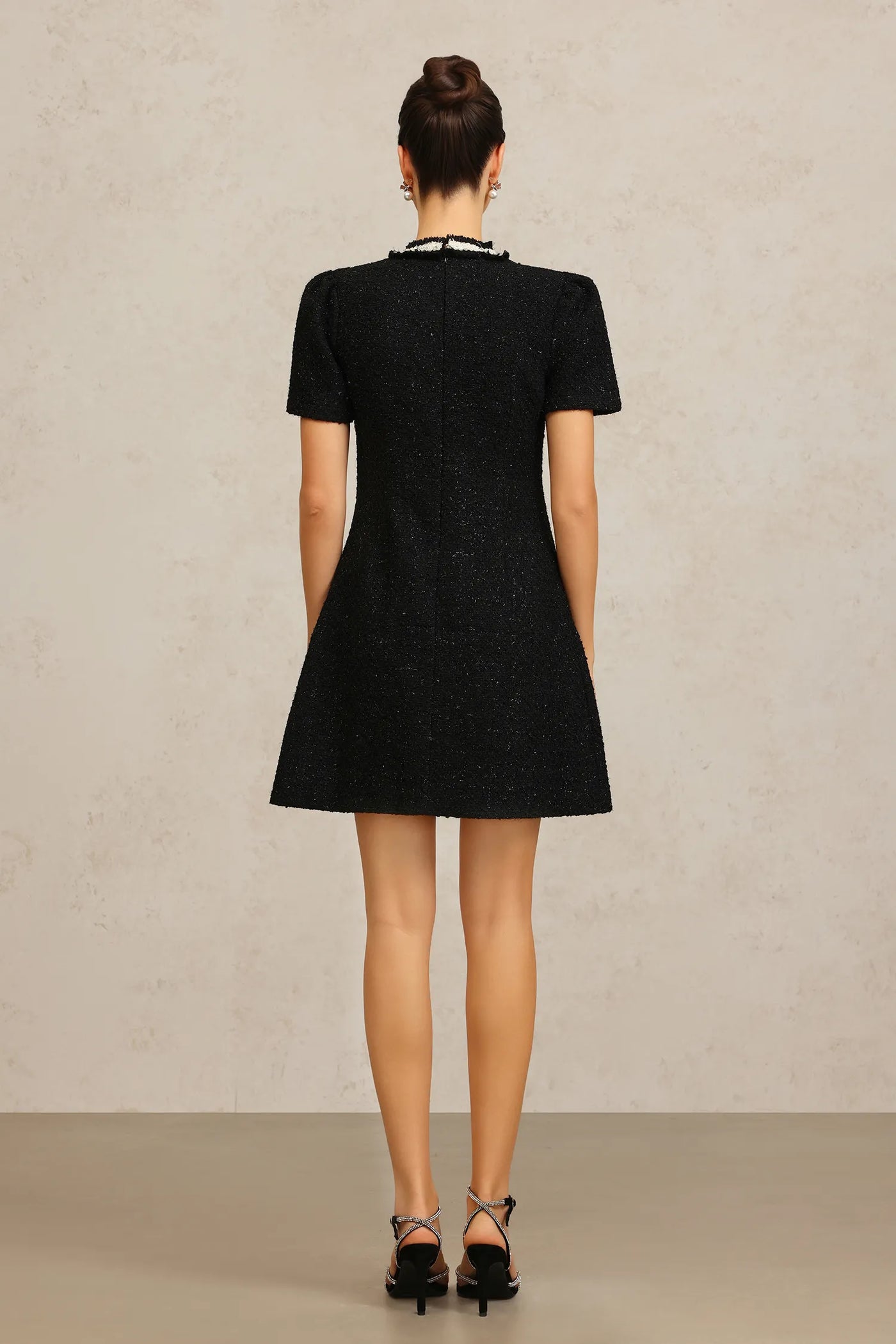 Pillnee Round Neck Short Sleeve Mini Dress